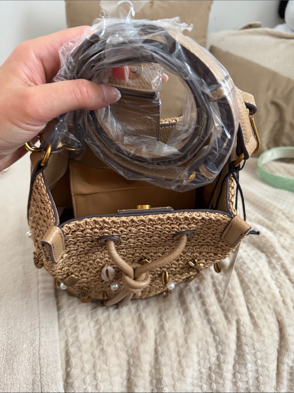 Steve Madden Rattan Beaded Shell Bucket Bag - Picture 4 of 5